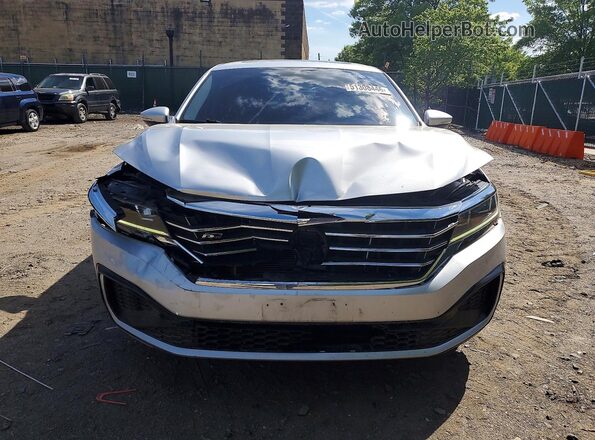 1VWMA7A31LC009127 2020 VOLKSWAGEN PASSAT Silver Front view