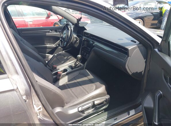 1VWMA7A31MC012918 2021 VOLKSWAGEN PASSAT Gray Front interior view
