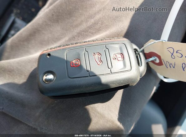 1VWMA7A32LC018421 2020 VOLKSWAGEN PASSAT Red Widok deski rozdzielczej