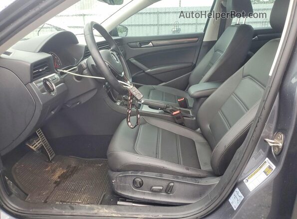 1VWMA7A37LC020004 2020 VOLKSWAGEN PASSAT Угольный Вид салона спереди