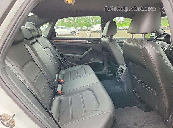 1VWMA7A38NC002517 2022 VOLKSWAGEN PASSAT White Widok tylnych siedzeń