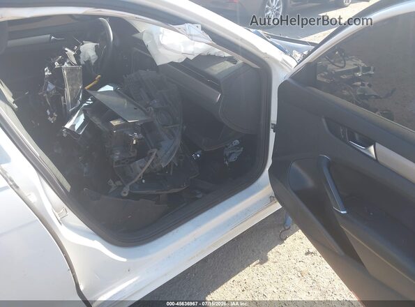 1VWSA7A33MC009834 2021 VOLKSWAGEN PASSAT White Front interior view