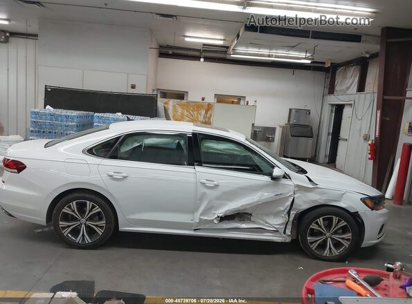 1VWSA7A3XMC013699 2021 VOLKSWAGEN PASSAT White Widok wnętrza z tyłu