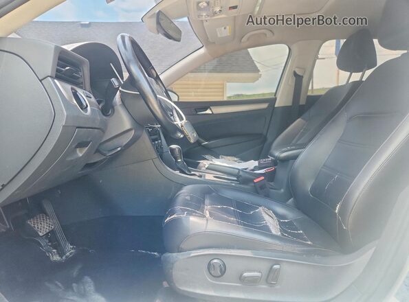 1VWWA7A34LC024214 2020 VOLKSWAGEN PASSAT White Вид салону спереду
