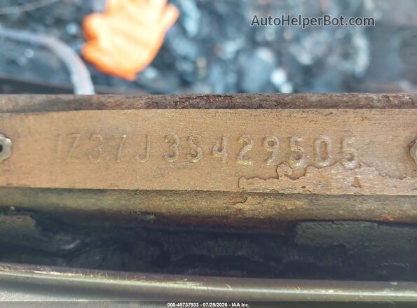 1Z37J3S429505     1973 CHEVROLET CORVETTE Красный Вид подкапотного пространства