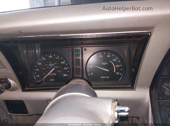 1Z37L63404628     1974 CHEVROLET CORVETTE Серебряный Вид задних сидений