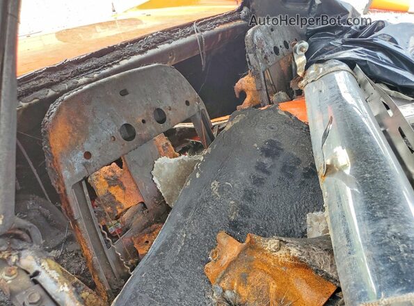 1Z37L6S420527 1976 CHEVROLET CORVETTE Оранжевый Вид задних сидений