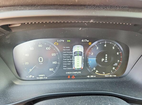 YV4162UM7L2207390 2020 VOLVO XC40 Red Vista de los asientos traseros