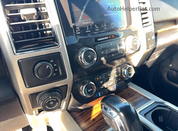 1FTEW1E53KKD04901 2019 FORD F150 White Vista del compartimento del motor