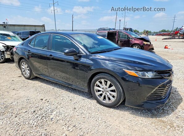 4T1B11HKXJU545985 2018 TOYOTA CAMRY Black Front view