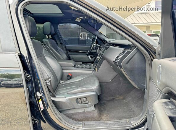 SALRG2RVXL2423148 2020 LAND ROVER DISCOVERY Black Front view