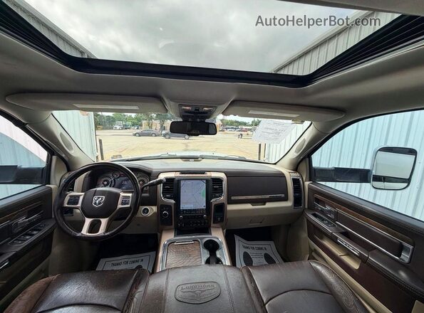 3C63RRKL0GG137824 2016 RAM 3500 White Widok tylnych siedzeń