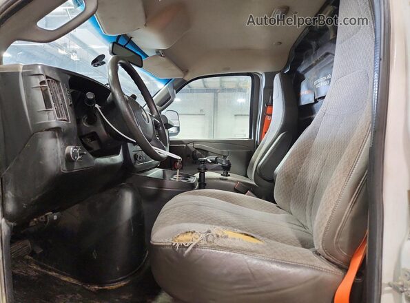 1GCWGAF18K1217255 2019 CHEVROLET EXPRESS White Dashboard view