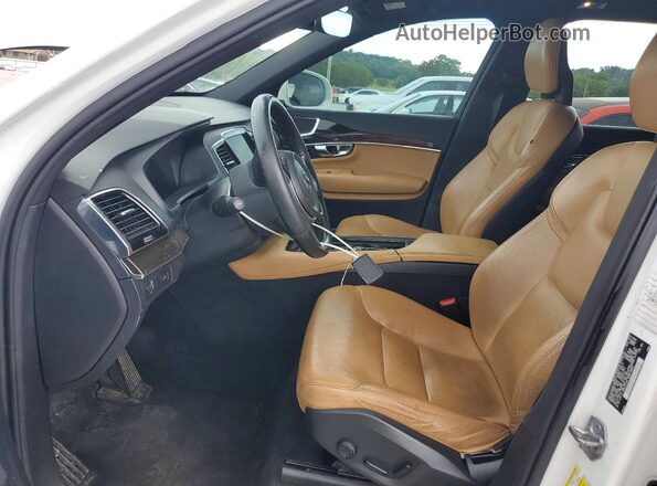 YV4A22PK0J1190327 2018 VOLVO XC90 White Vista del salpicadero