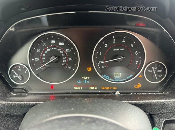 WBA8E1C55JA755929 2018 BMW 3 SERIES Черный Вид панели приборов