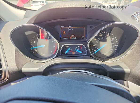 1FMCU9G93HUA82199 2017 FORD ESCAPE Red Widok tylnych siedzeń