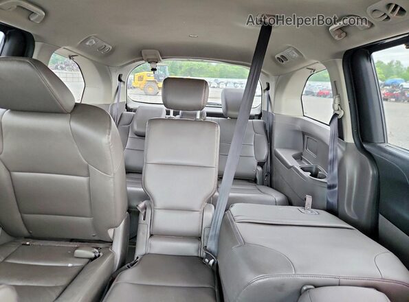 5FNRL5H63GB116714 2016 HONDA ODYSSEY Black Widok wnętrza z tyłu