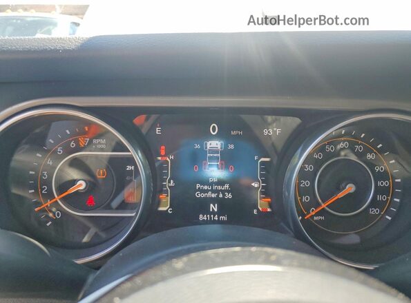 1C4HJXDG1JW104804 2018 JEEP WRANGLER White Widok tylnych siedzeń