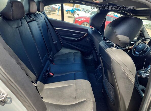 WBA8E1C56HK480348 2017 BMW 3 SERIES Silver Vista interior trasera