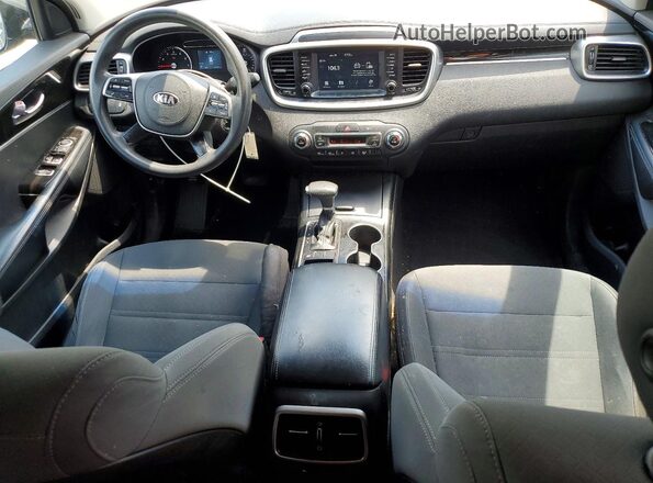 5XYPG4A5XKG488995 2019 KIA SORENTO Silver Սարքավորումների վահանակի տեսք