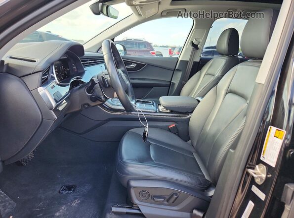 WA1ACBF78PD002670 2023 AUDI Q7 Black Dashboard view