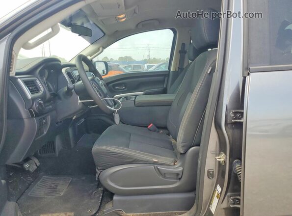1N6AA1EK3HN512770 2017 NISSAN TITAN Серый Вид панели приборов