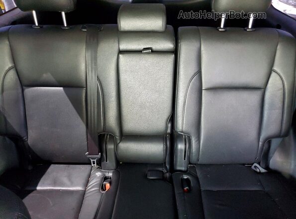 5TDZARFH8HS030121 2017 TOYOTA HIGHLANDER White Rear interior view