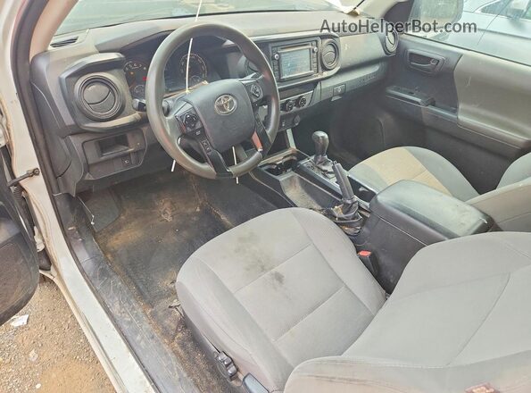 5TFRX5GN8JX112703 2018 TOYOTA TACOMA White Вид панелі приладів