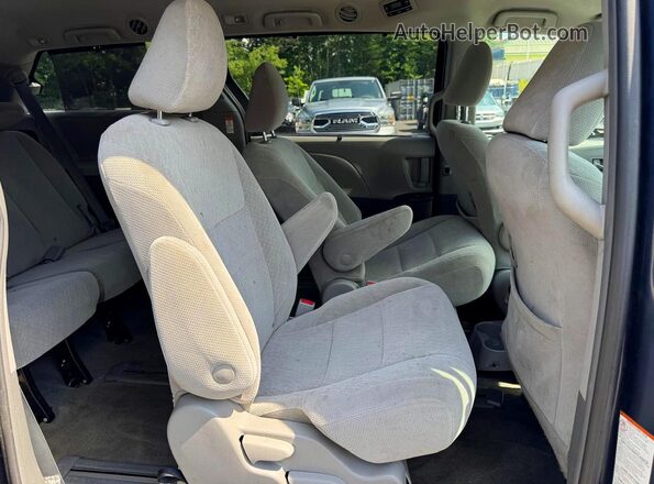 5TDJZ3DC1JS189479 2018 TOYOTA SIENNA Синий Вид наклейки с VIN-кодом