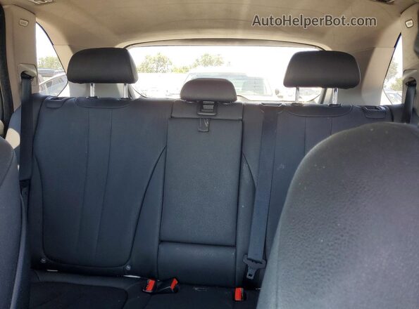 5UXKR2C53G0U17493 2016 BMW X5 White Vista interior trasera