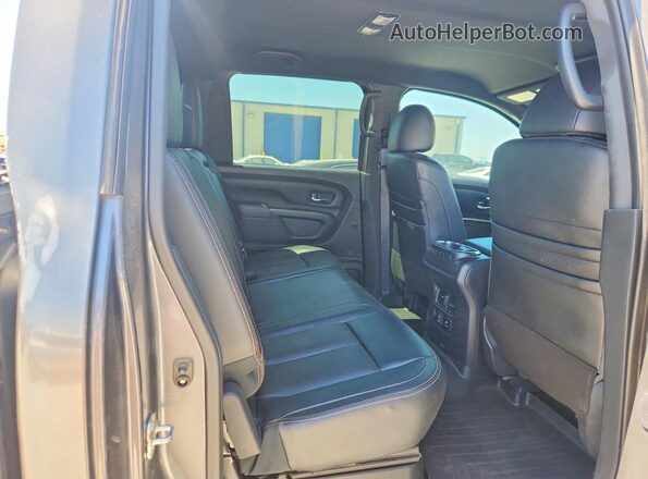 1N6AA1E51KN528726 2019 NISSAN TITAN Gray Вид задньої частини салону