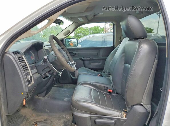 3C6JR6DG9HG760947 2017 RAM 1500 Белый Вид панели приборов