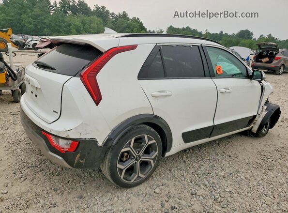 KNDCR3LE1P5044324 2023 KIA NIRO Белый Передняя правая четверть