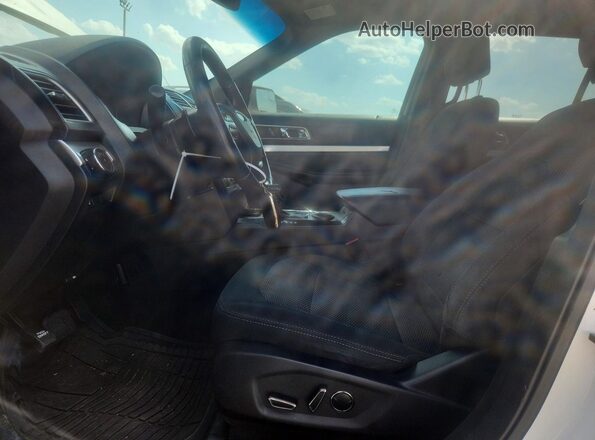 1FM5K7D84GGC86019 2016 FORD EXPLORER White Widok deski rozdzielczej