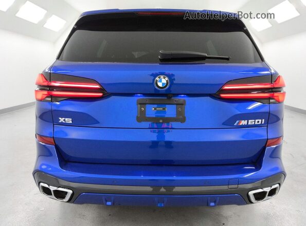 5UX33EU04T9018947 2026 BMW X5 Blue Front interior view