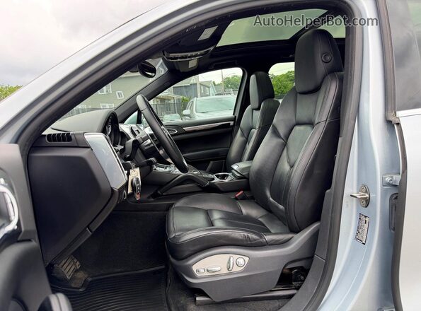 WP1AA2A24GLA09966 2016 PORSCHE CAYENNE Silver Rear view