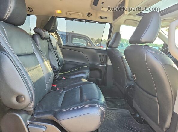 5TDXZ3DC0JS955065 2018 TOYOTA SIENNA Black Widok komory silnika