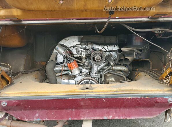 2212200285 1971 VOLKSWAGEN TRANSPORTE Two Tone Вид підкапотного простору