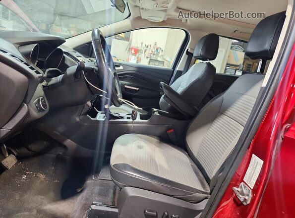 1FMCU9G98HUC01333 2017 FORD ESCAPE Бордовый Вид панели приборов