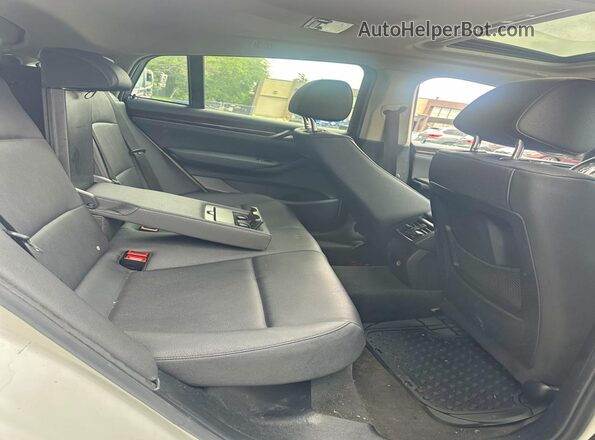 5UXXW3C51G0M89913 2016 BMW X4 White Dashboard view