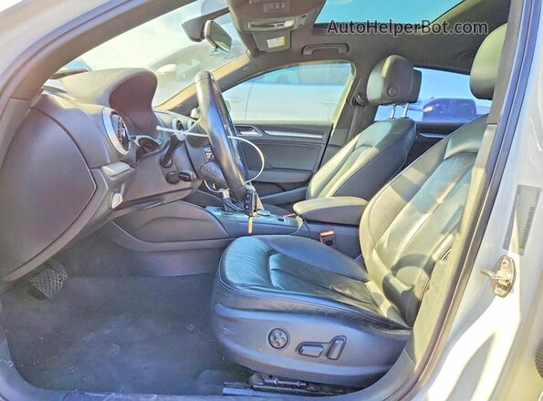WAUAUGFF0J1031237 2018 AUDI A3 White Вид панелі приладів