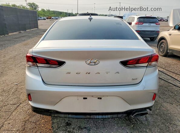 5NPE24AAXJH705455 2018 HYUNDAI SONATA Silver Սալոնի դիմացի տեսք