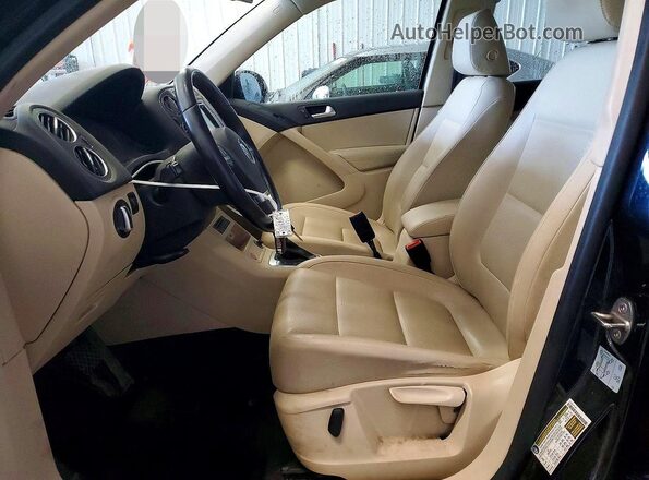 WVGBV7AX7GK000294 2016 VOLKSWAGEN TIGUAN Blue Вид панелі приладів