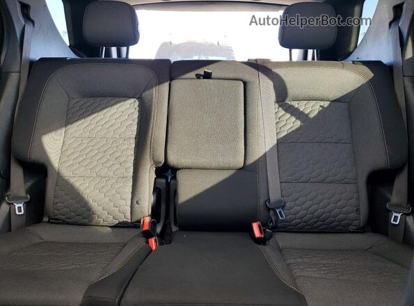 2GNAXKEX1J6315410 2018 CHEVROLET EQUINOX Белый Вид задней части салона