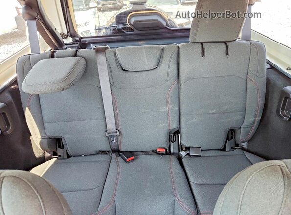 1C4PJXFN2TW165587 2026 JEEP WRANGLER Gray Vista interior trasera