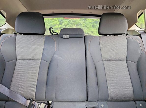 JF2GTAEC6M8307695 2021 SUBARU CROSSTREK White Vista interior trasera