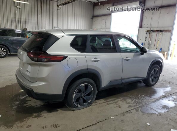 5N1BT3BB2RC692026 2024 NISSAN ROGUE Серебряный 