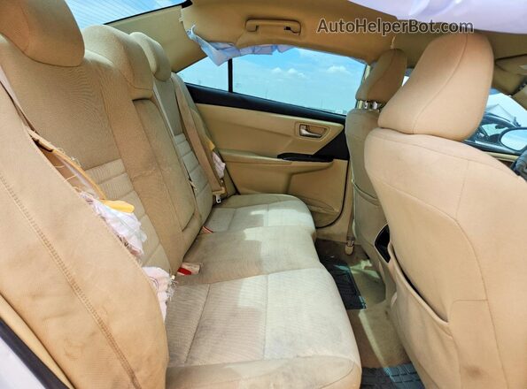4T1BF1FK5GU239709 2016 TOYOTA CAMRY White Rear interior view