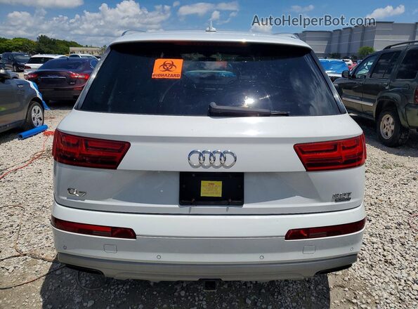 WA1LAAF79HD003482 2017 AUDI Q7 White Вид салону спереду