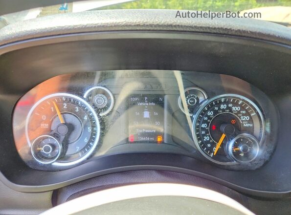 3C6UR5HJ2NG129837 2022 RAM 2500 Белый Вид задних сидений